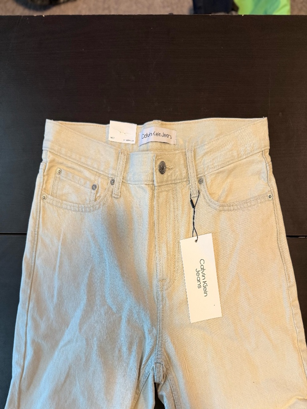 Calvin Klein Jeans Light Wash Cutoff Denim Shorts – W29 – NWT